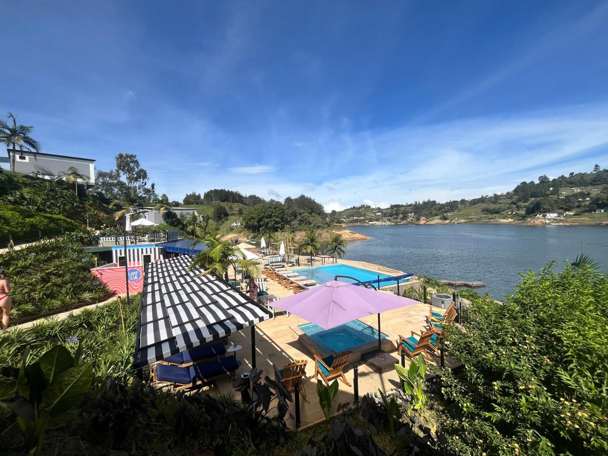 Viajero Guatape Hostel & Lake Club ภายนอก รูปภาพ
