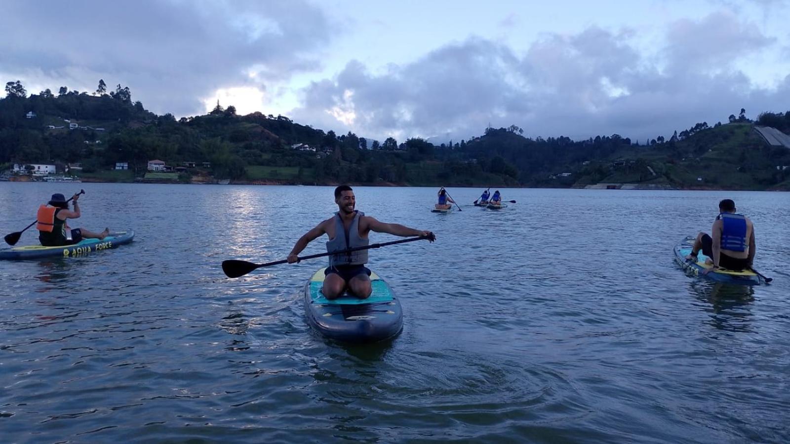 Viajero Guatape Hostel & Lake Club ภายนอก รูปภาพ
